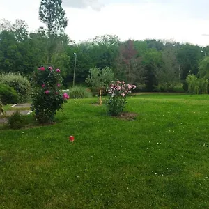 https://chambre-avec-entree-independante-dans-un-ecrin-de-verdure.hotels-rhonealpes.com